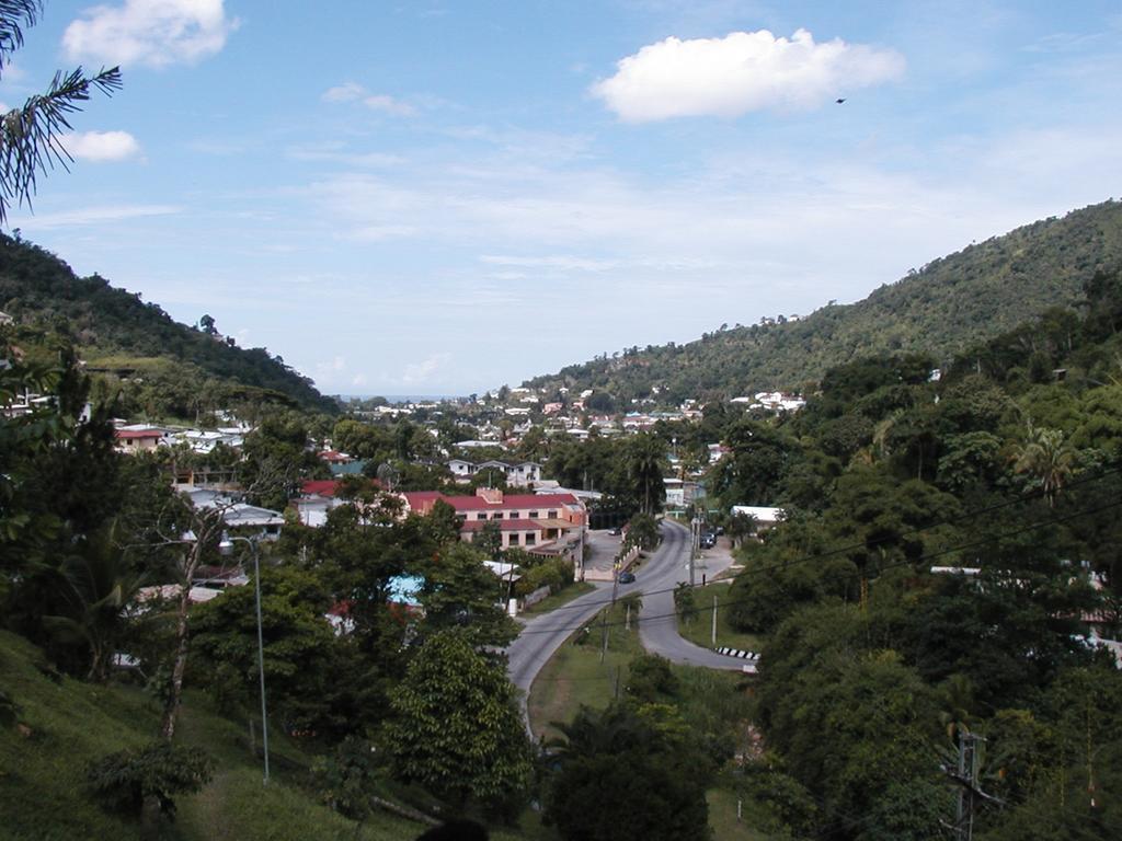 Monique'S Guest House Maraval Εξωτερικό φωτογραφία