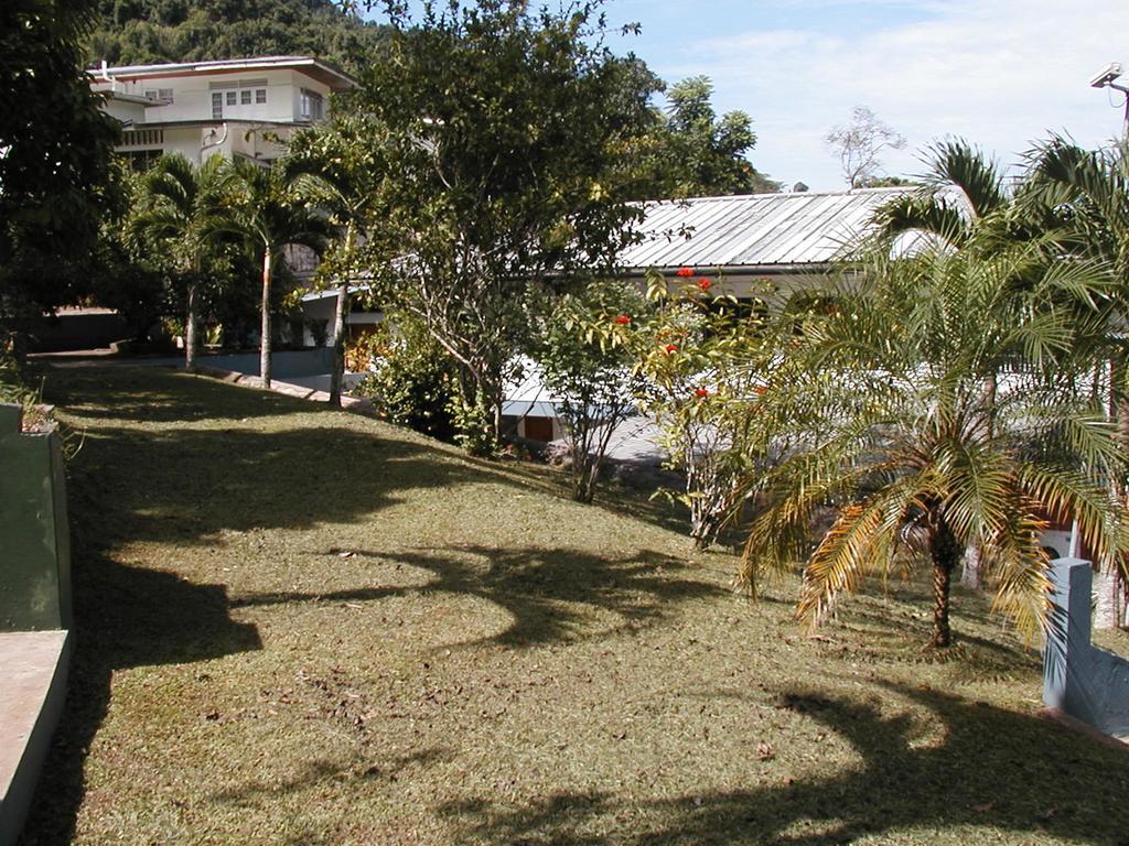 Monique'S Guest House Maraval Εξωτερικό φωτογραφία